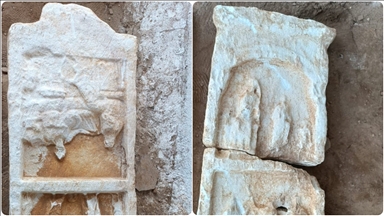 İzmir'de ceviz bahçesinde Roma dönemine ait mezar taşları tespit edildi