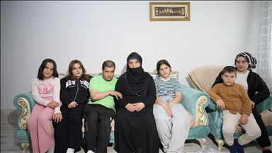 Eşini 8 yıl önce kaybetti, hayatını biri engelli 9 çocuğuna adadı