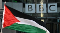 Aktivistët protestojnë jashtë zyrës së BBC-së në Londër për "fshehjen e gjenocidit" në Gaza