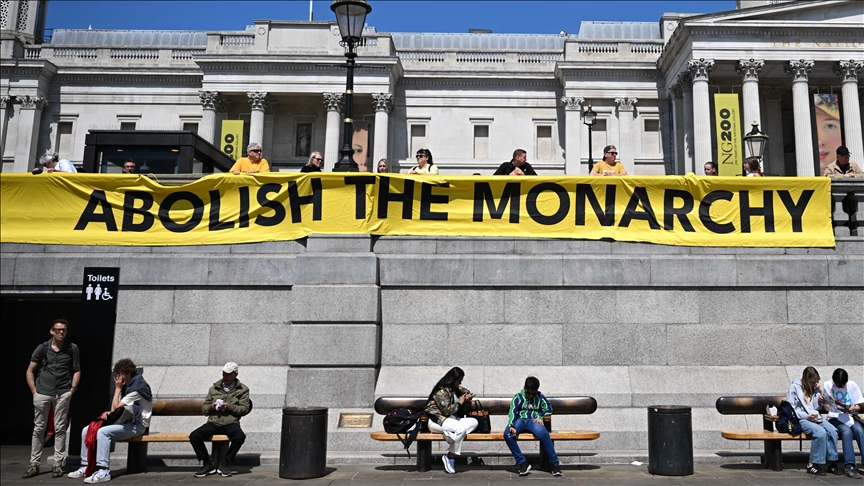 Anti-monarchy protest held in London to mark 'Republic Day'
