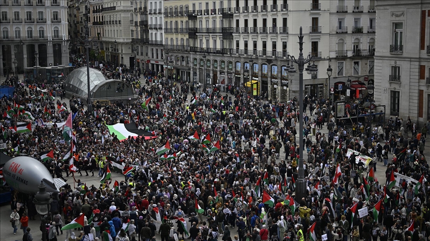 مظاهرة ضخمة في مدريد تندد بالإبادة الإسرائيلية بغزة