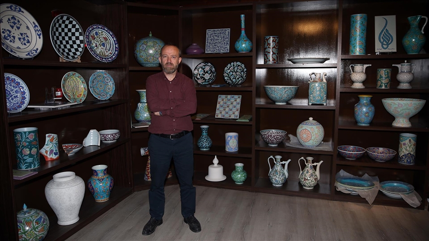 Kütahyalı çini ustası "Ameli İsmail" eserlerinde Sümerlerden bugüne köprü kuruyor