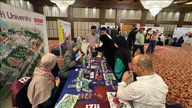 إقبال واسع من الطلاب الليبيين على معرض الجامعات التركية بطرابلس