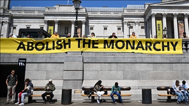 Anti-monarchy protest held in London to mark 'Republic Day'