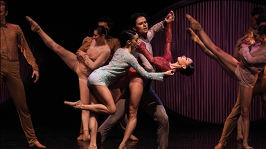 Opera sahnesinde "Tango Tutkusu" ile Latin rüzgarı esti 