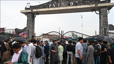 Diplomatic efforts in full swing to de-escalate tensions between Pakistan, India