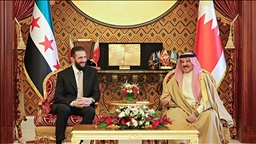الشرع يبحث مع عاهل البحرين العلاقات الثنائية والتطورات الإقليمية 