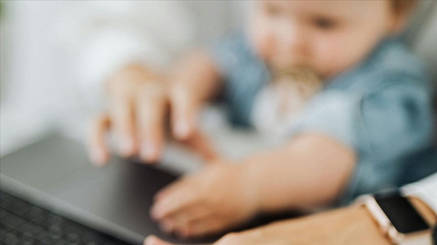 İş hayatı, çalışan annelerin ev-iş sorumluluklarını dengelemeyi zorunlu kılıyor