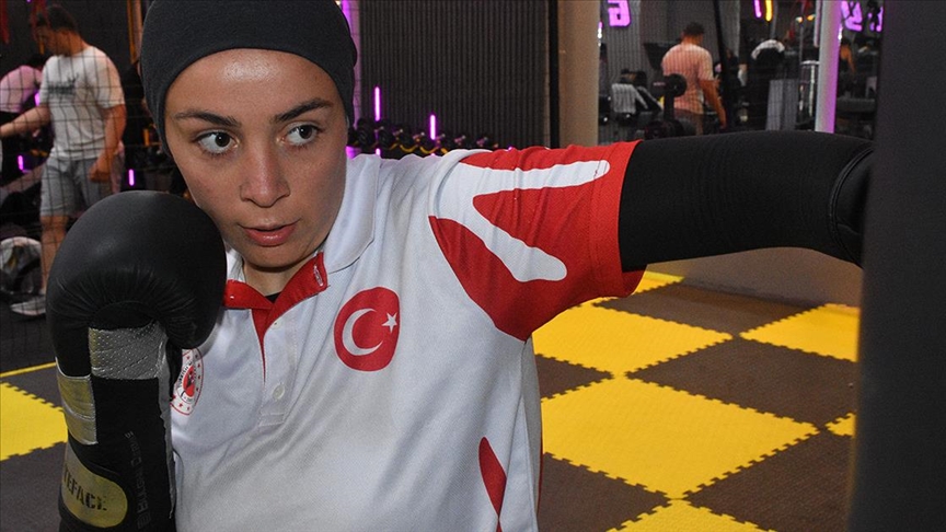 Zayıflamak için başladığı muaythaide Türkiye şampiyonluğuna uzandı