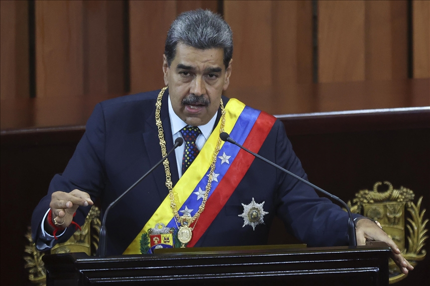 Maduro, le président du Venezuela, rencontre le président chinois Xi à Moscou