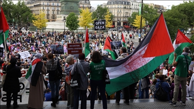 Protesta në Paris kundër islamofobisë dhe vrasjes së të rinjve muslimanë
