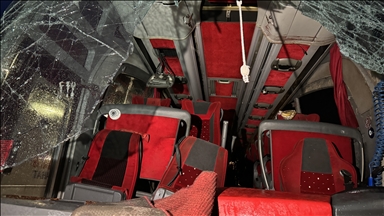 15 killed, 35 injured when bus plunges off cliff in Sri Lanka