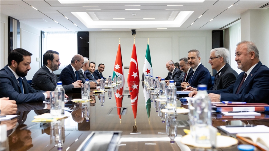 Jordan says coordinating with Türkiye, Syria, international community to end Israeli assault on Syrian territory