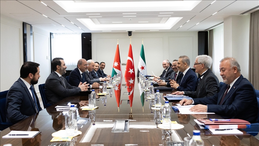 Jordania coordina con Türkiye, Siria y la comunidad internacional para poner fin a la agresión israelí a Siria