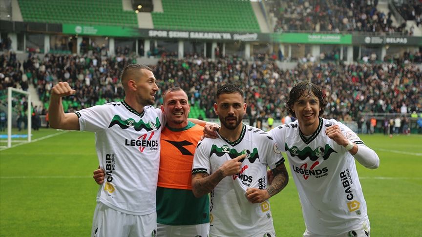 Sakaryaspor “son maçta” tutundu