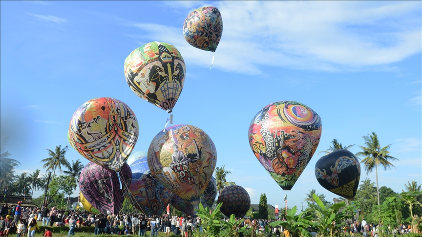"Festivali i Balonave" në Indonezi ofron pamje shumëngjyrëshe