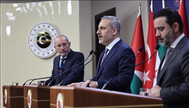 Türkiye seguirá de cerca la decisión de disolución del PKK