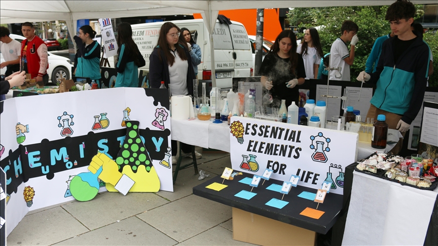 Nxënësit e Shkollës së Fondacionit Maarif organizojnë Panairin e Shkencës në Prishtinë 