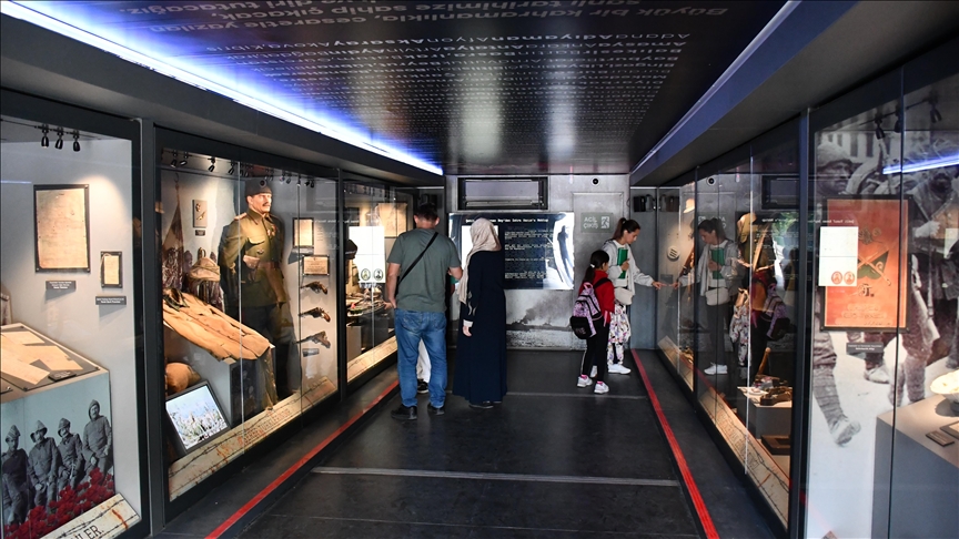 Muzeu mobil "Luftërat e Çanakalasë" hapet për vizitorët në Shkup