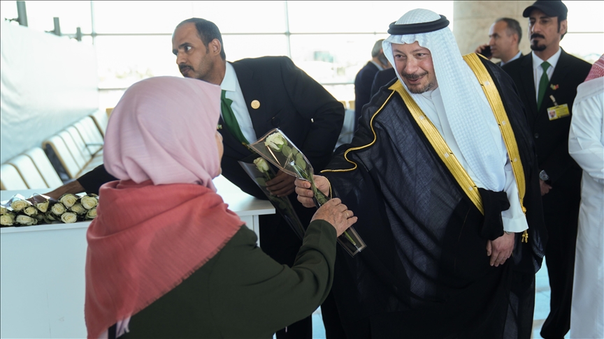 السفير السعودي لدى تركيا يودع الحجاج في مطار أسنبوغا