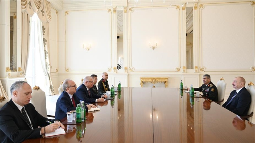 Президент Азербайджана назвал самороспуск РКК историческим событием