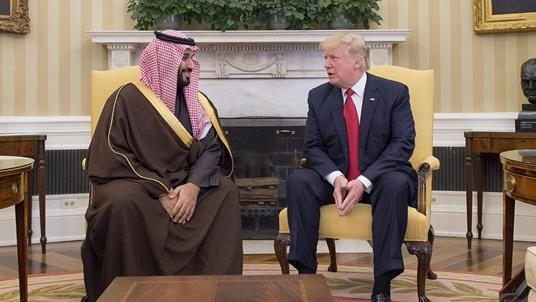 ولي العهد السعودي يستقبل ترامب في قصر اليمامة بالرياض