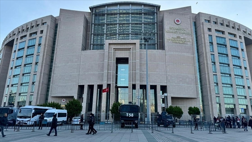 Ekrem İmamoğlu hakkında “kamu görevlisine hakaret” suçundan soruşturma açıldı