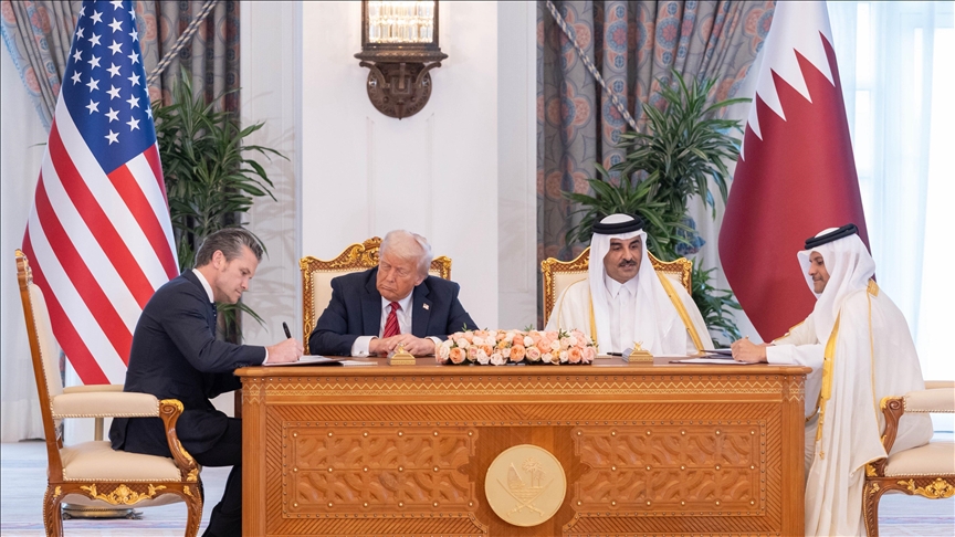 Trump signe avec le Qatar un accord censé générer des échanges économiques d’au moins 1 200 milliards de dollars