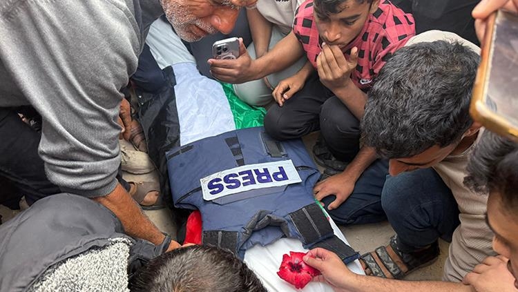 إسرائيل تقر باغتيال الصحفي اصليح في استهداف مستشفى ناصر جنوب غزة 