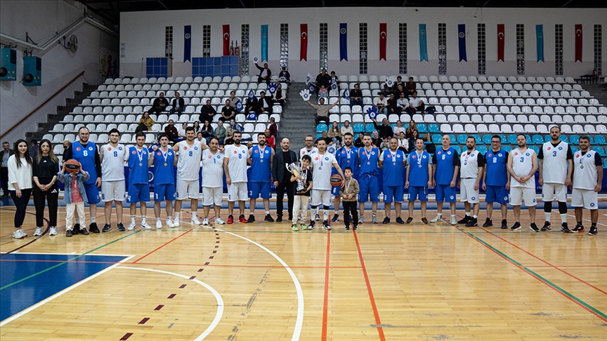 AA Erkekler Basketbol Turnuvası'nda şampiyon "Fireball" oldu