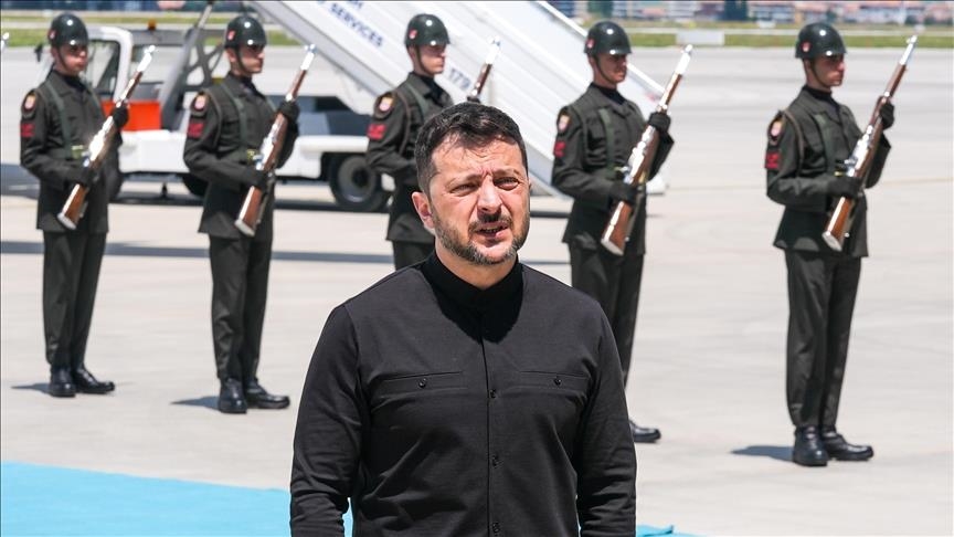 Зеленски пристигна во Турција пред преговорите меѓу Русија и Украина