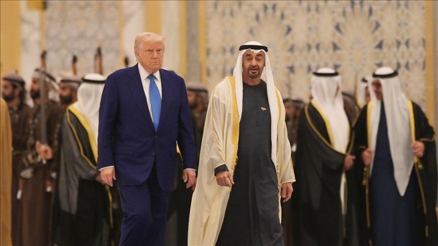 Trump et le président des Émirats entament des pourparlers à Abou Dhabi