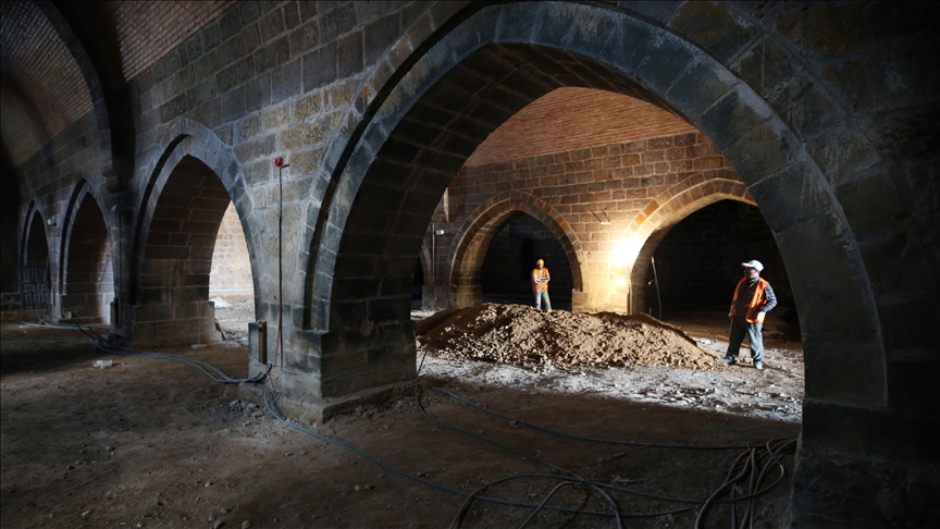 Bitlis'teki tarihi kervansaray, kültür merkezine dönüştürülüyor