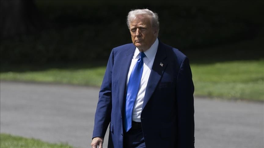 Trump flies to UAE for last stop in Gulf tour