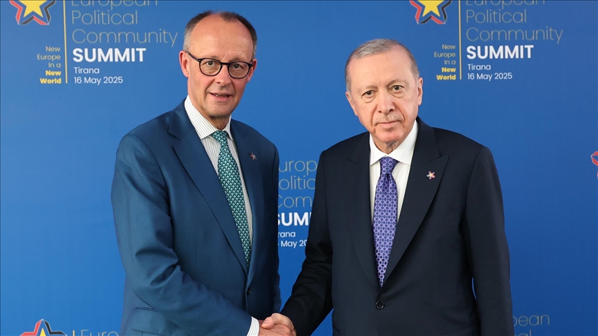 ألبانيا.. أردوغان يلتقي المستشار الألماني ويبحثان قضايا ثنائية ودولية