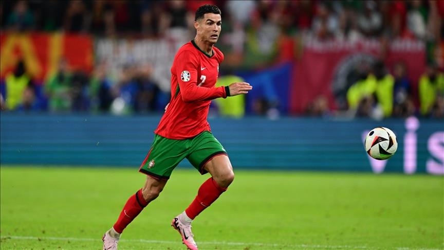 قدم.. رونالدو يتصدر قائمة "فوربس" لأعلى الرياضيين أجرا للعام الثالث