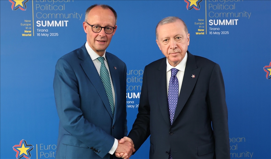 Presidenti Erdoğan dhe kancelari Merz diskutojnë në Tiranë lidhjet dypalëshe dhe çështjet globale