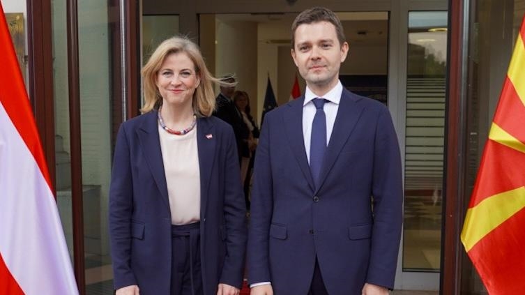 Министерката за европски и меѓународни работи на Австрија во официјална посета на Северна Македонија