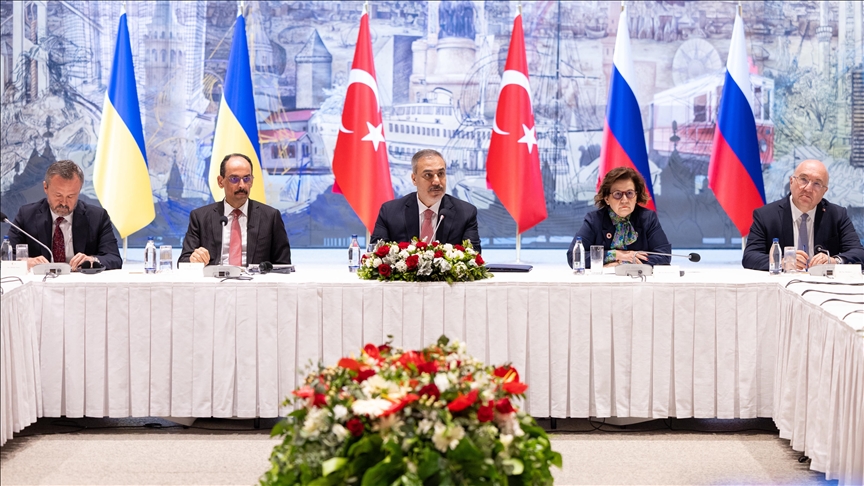 Pourparlers de paix d'Istanbul: Fidan lance la réunion tripartite Türkiye-Russie-Ukraine 