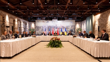 Pourparlers de paix d'Istanbul: Fin de la réunion tripartite Türkiye-Etats-Unis-Ukraine