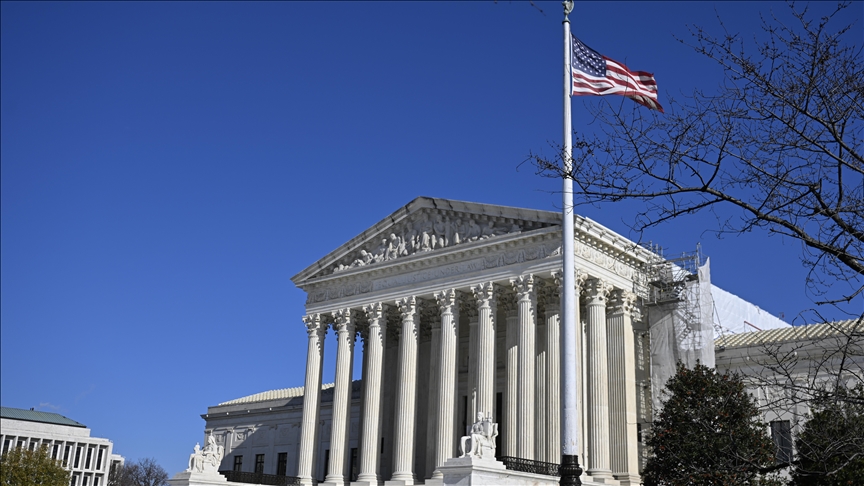 US Supreme Court blocks Trump's effort to deport Venezuelan migrants under Alien Enemies Act