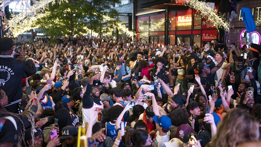 Navijači Knicksa preplavili ulice New Yorka nakon što se tim plasirao u finale Istočne konferencije
