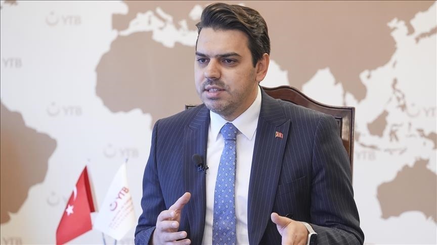 مسؤول تركي يدعو اليونان للتحقيق في حريق مدرسة للأقلية التركية