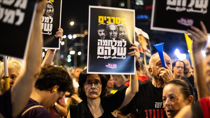 Thousands of Israelis demand prisoner exchange deal with Palestinian factions