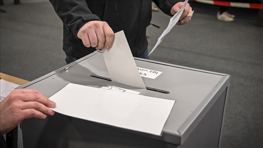 Romanians head to polls for 2nd round of presidential elections