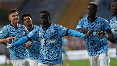 Başakşehir 3 puanı 3 golle aldı