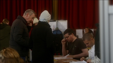Poland begins voting in 1st round of presidential election