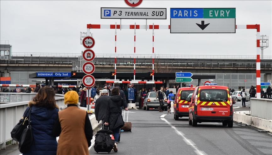 Travel chaos expected to continue at Paris-Orly Airport for 2nd consecutive day