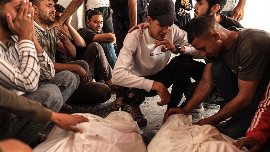 Израелската армија уби уште 17 Палестинци во нападите во Газа