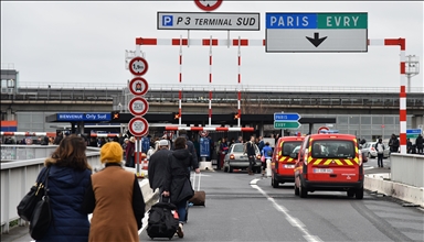 Travel chaos expected to continue at Paris-Orly Airport for 2nd consecutive day